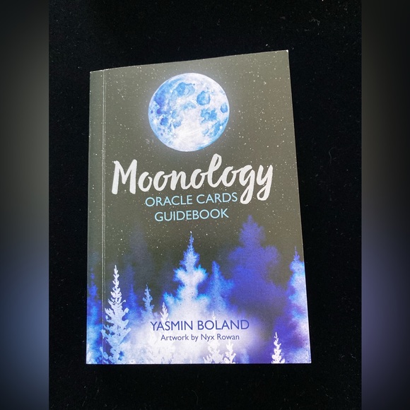 Moonology Oracle Cards. #44 Cards & guide book by Yasmin Boland with storage box - Picture 4 of 11